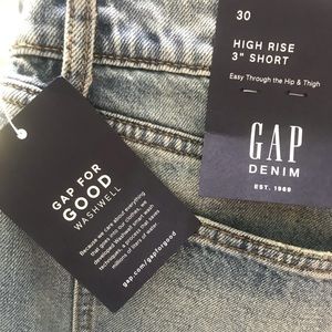 Gap high rise shorts size 30